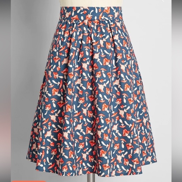 Shroomy and Bloomy Swing Skirt By Retrolicious, Navy/Red, Small, NWT - Picture 1 of 11